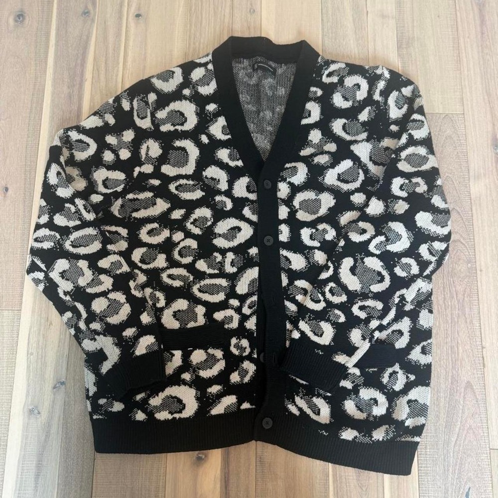 International Concepts black & white leopard print cardigan in XL
